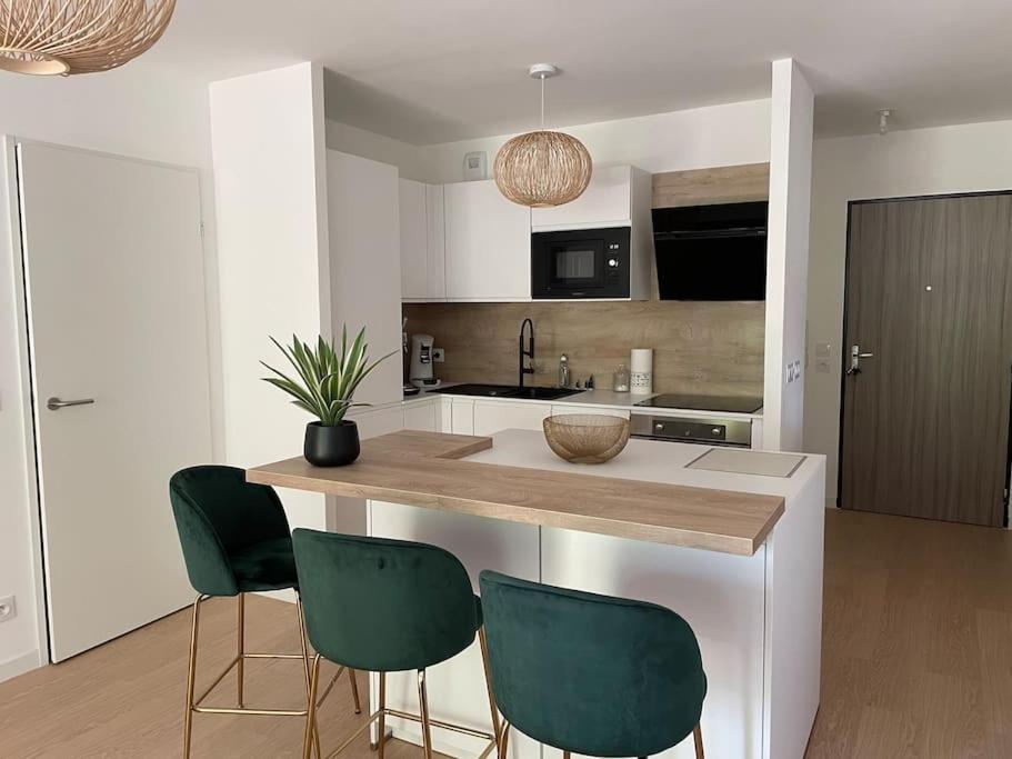 Superbe Appartement En Residence Avec Parking Le Mans Buitenkant foto